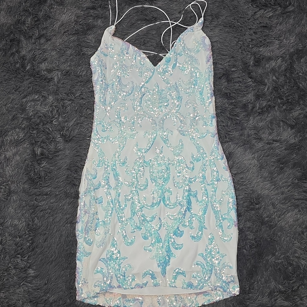 Windsor Iridescent White Sequin Spaghetti-Strap Mini Dress. Size M - Picture 5 of 6